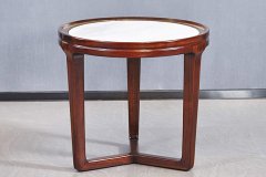 這種開花植物在花市里其貌不揚，卻特受歡迎，